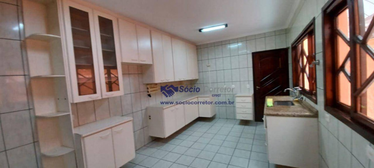 Imagem Sobrado com 3 Quartos à Venda, 220 m² em Parque Renato Maia - Guarulhos Imagem Sobrado com 3 Quartos à Venda, 220 m² em Parque Renato Maia - Guarulhos