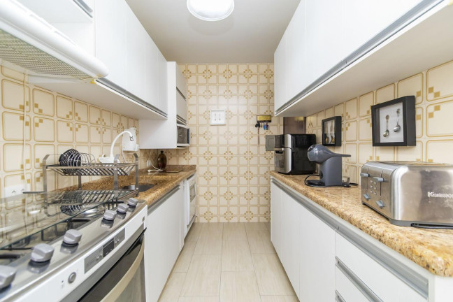 Imagem Sobrado com 3 Quartos à Venda, 140 m² em Capão Raso - Curitiba Imagem Sobrado com 3 Quartos à Venda, 140 m² em Capão Raso - Curitiba