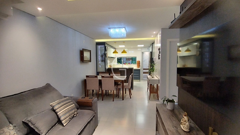Imagem Casa com 3 Quartos à Venda, em Glória - Joinville Imagem Casa com 3 Quartos à Venda, em Glória - Joinville