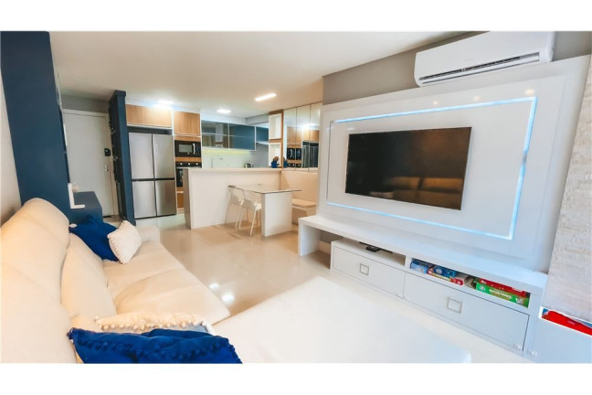 Imagem Imóvel com 2 Quartos à Venda, em Praia Dos Amores - Balneário Camboriú Imagem Imóvel com 2 Quartos à Venda, em Praia Dos Amores - Balneário Camboriú