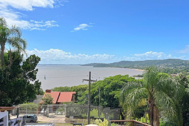 Imagem Casa com 3 Quartos à Venda, 395 m² em Espírito Santo - Porto Alegre Imagem Casa com 3 Quartos à Venda, 395 m² em Espírito Santo - Porto Alegre