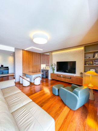 Imagem Imóvel com 3 Quartos à Venda, 195 m² em Auxiliadora - Porto Alegre Imagem Imóvel com 3 Quartos à Venda, 195 m² em Auxiliadora - Porto Alegre