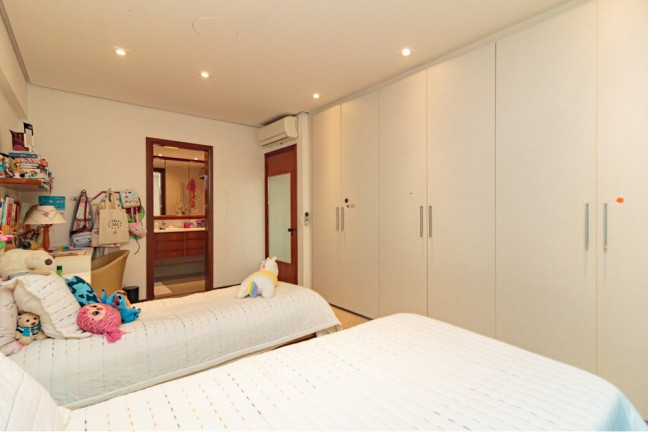 Imagem Apartamento com 4 Quartos à Venda, 328 m² em Floresta - Porto Alegre Imagem Apartamento com 4 Quartos à Venda, 328 m² em Floresta - Porto Alegre