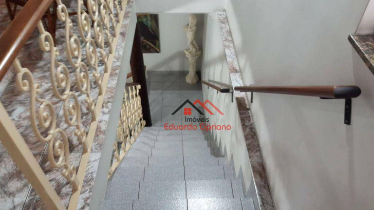 Imagem Casa com 3 Quartos para Alugar, 390 m² em Centro - Caraguatatuba
