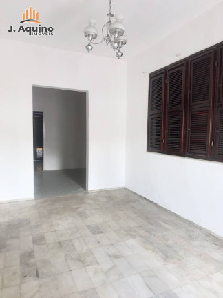 Imagem Casa com 4 Quartos à Venda, 174 m² em Fátima - Fortaleza