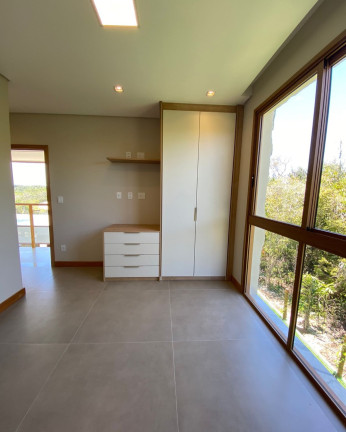 Imagem Casa com 4 Quartos à Venda,  em Praia Do Forte - Mata De São João