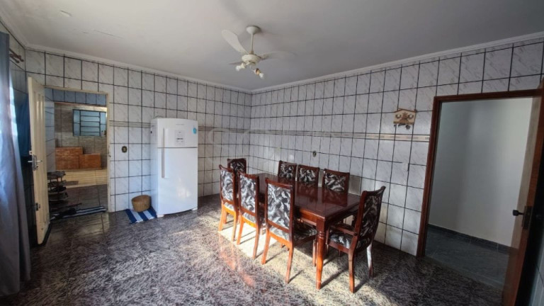 Imagem Casa com 3 Quartos à Venda, 295 m² em Jardim Roberto Selmi Dei - Araraquara Imagem Casa com 3 Quartos à Venda, 295 m² em Jardim Roberto Selmi Dei - Araraquara