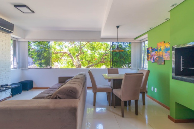 Imóvel com 2 Quartos à Venda,  em Passo Da Areia - Porto Alegre