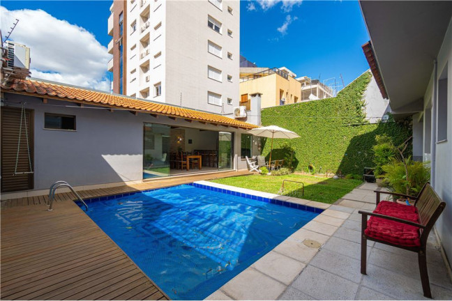 Imagem Casa com 4 Quartos à Venda, 300 m² em Jardim Lindóia - Porto Alegre Imagem Casa com 4 Quartos à Venda, 300 m² em Jardim Lindóia - Porto Alegre