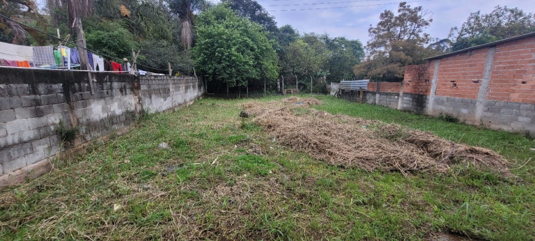 Imagem Imóvel com 2 Quartos à Venda, 650 m² em Jardim Itacolomi - Itapevi Imagem Imóvel com 2 Quartos à Venda, 650 m² em Jardim Itacolomi - Itapevi