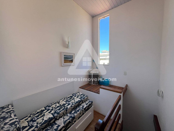 Imagem Casa com 6 Quartos à Venda, 200 m² em Cabo Frio Imagem Casa com 6 Quartos à Venda, 200 m² em Cabo Frio