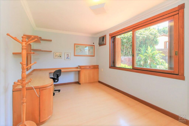 Imagem Casa com 4 Quartos à Venda, 334 m² em Ipanema - Porto Alegre Imagem Casa com 4 Quartos à Venda, 334 m² em Ipanema - Porto Alegre