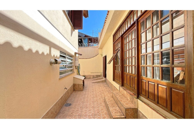 Imagem Casa com 3 Quartos à Venda, 229 m² em Ipanema - Porto Alegre Imagem Casa com 3 Quartos à Venda, 229 m² em Ipanema - Porto Alegre
