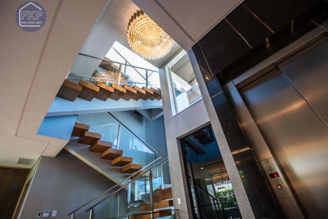 Imagem Casa com 7 Quartos à Venda, 780 m² em Jurerê Internacional - Florianópolis