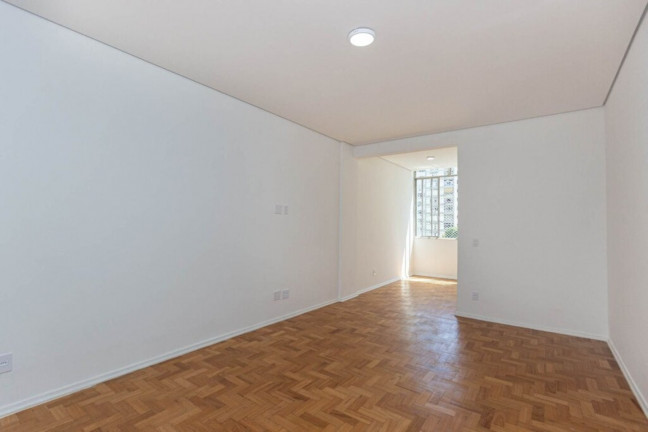 Imagem Imóvel com 3 Quartos à Venda, 107 m² em Copacabana - Rio De Janeiro Imagem Imóvel com 3 Quartos à Venda, 107 m² em Copacabana - Rio De Janeiro
