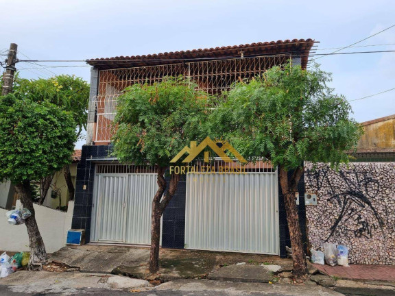 Imóvel com 5 Quartos à Venda, 260 m² em Montese - Fortaleza
