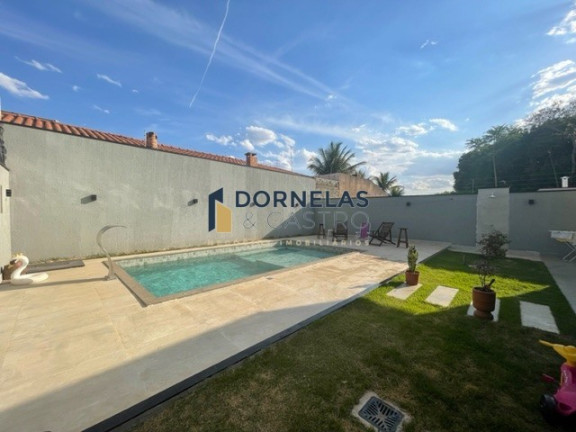 Imagem Casa com 3 Quartos à Venda, 400 m² em Guará I - Brasília Imagem Casa com 3 Quartos à Venda, 400 m² em Guará I - Brasília