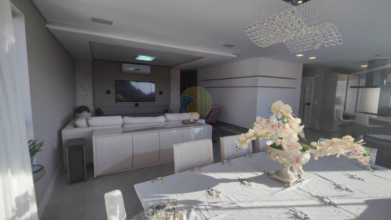 Imagem Apartamento com 3 Quartos à Venda, 236 m² em Pioneiros - Balneário Camboriú Imagem Apartamento com 3 Quartos à Venda, 236 m² em Pioneiros - Balneário Camboriú