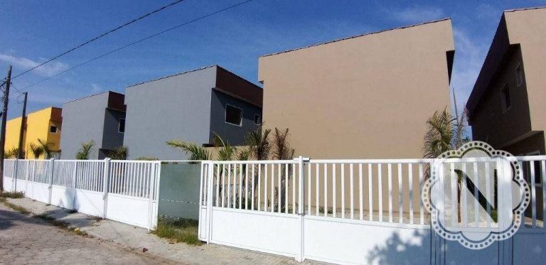 Sobrado com 2 Quartos à Venda, 70 m² em Suarão - Itanhaém