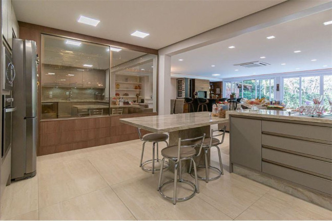 Imagem Casa com 3 Quartos à Venda, 324 m² em Três Figueiras - Porto Alegre Imagem Casa com 3 Quartos à Venda, 324 m² em Três Figueiras - Porto Alegre