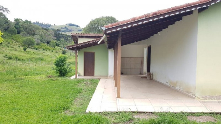 Imagem Imóvel com 2 Quartos à Venda, 100 m² em Pinhalzinho - Gonçalves Imagem Imóvel com 2 Quartos à Venda, 100 m² em Pinhalzinho - Gonçalves