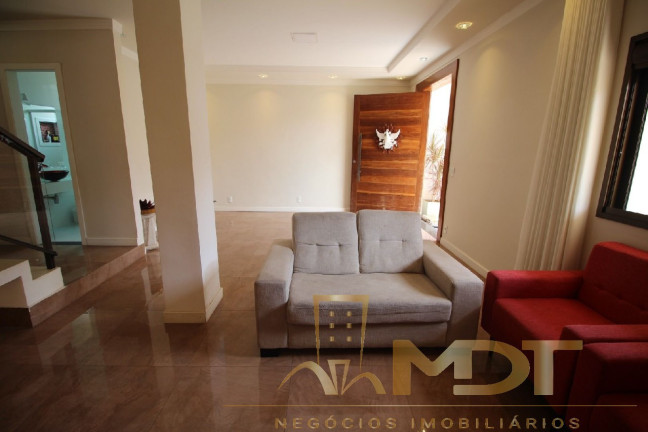 Imagem Sobrado com 5 Quartos à Venda, 220 m² em Copacabana - Belo Horizonte Imagem Sobrado com 5 Quartos à Venda, 220 m² em Copacabana - Belo Horizonte