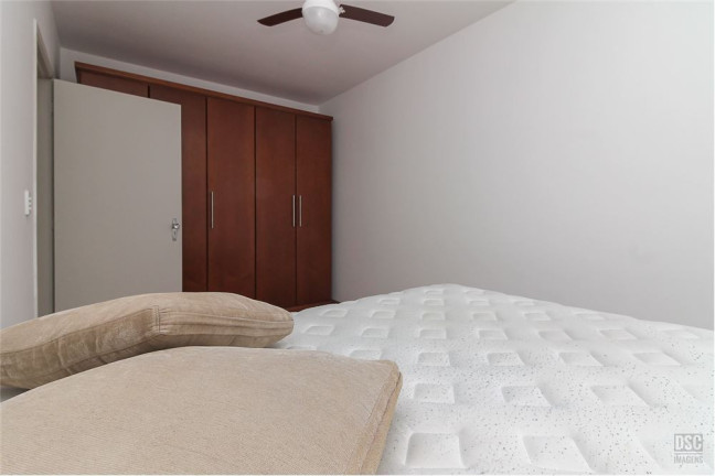 Imagem Imóvel com 2 Quartos à Venda, em Rio Branco - Porto Alegre Imagem Imóvel com 2 Quartos à Venda, em Rio Branco - Porto Alegre