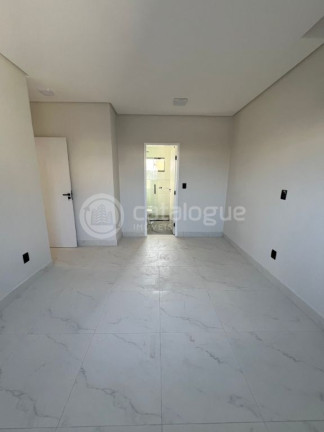 Imagem Casa de Condomínio com 3 Quartos à Venda, 200 m² em Cajupiranga - Parnamirim Imagem Casa de Condomínio com 3 Quartos à Venda, 200 m² em Cajupiranga - Parnamirim