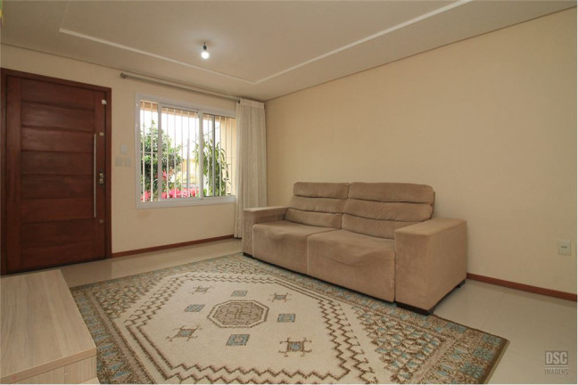 Imagem Casa com 3 Quartos à Venda, em Guarujá - Porto Alegre Imagem Casa com 3 Quartos à Venda, em Guarujá - Porto Alegre