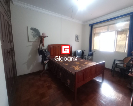 Imagem Casa com 3 Quartos à Venda, 300 m² em Sagrada Familia - Montes Claros Imagem Casa com 3 Quartos à Venda, 300 m² em Sagrada Familia - Montes Claros