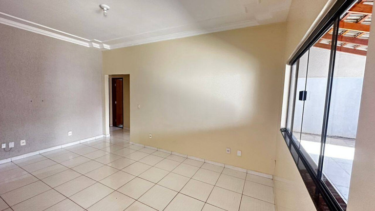 Imagem Casa com 3 Quartos à Venda, 165 m² em Estância Itaguaí - Caldas Novas Imagem Casa com 3 Quartos à Venda, 165 m² em Estância Itaguaí - Caldas Novas