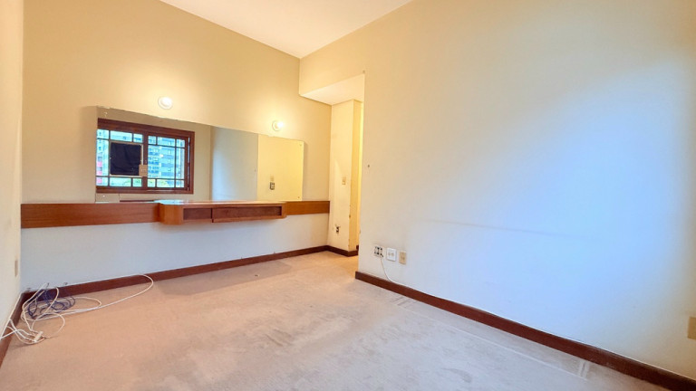Imagem Apartamento com 3 Quartos à Venda, 158 m² em Petrópolis - Porto Alegre Imagem Apartamento com 3 Quartos à Venda, 158 m² em Petrópolis - Porto Alegre