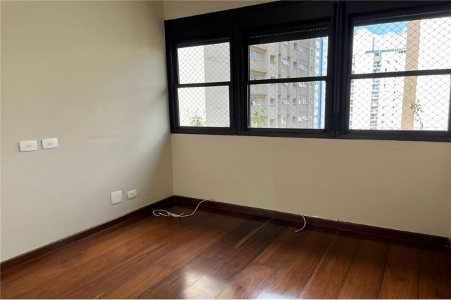 Imagem Imóvel com 4 Quartos à Venda, em Moema - São Paulo Imagem Imóvel com 4 Quartos à Venda, em Moema - São Paulo