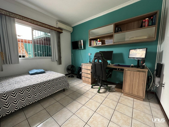Imagem Casa com 3 Quartos à Venda, 288 m² em Coloninha - Florianópolis Imagem Casa com 3 Quartos à Venda, 288 m² em Coloninha - Florianópolis