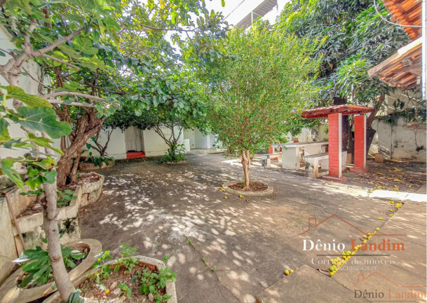 Imagem Casa com 3 Quartos à Venda, 180 m² em São José - Montes Claros