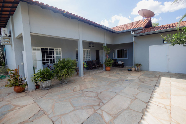 Imagem Casa com 4 Quartos à Venda,  em Jardim Califórnia - Cuiabá