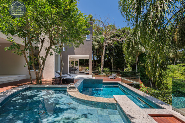 Imagem Casa com 4 Quartos à Venda, 524 m² em Estaleirinho - Balneário Camboriú Imagem Casa com 4 Quartos à Venda, 524 m² em Estaleirinho - Balneário Camboriú