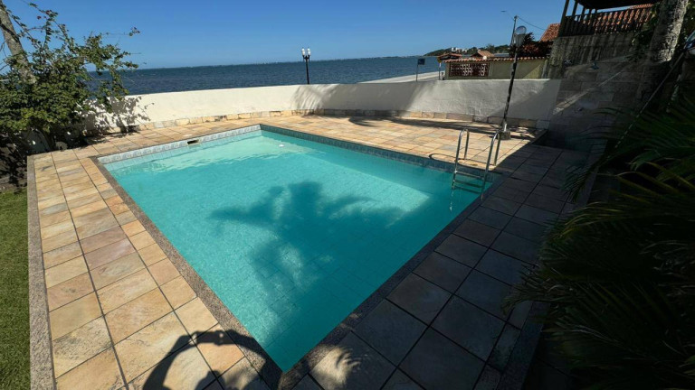 Imagem Casa com 5 Quartos para Alugar, 300 m² em Coqueiral - Araruama Imagem Casa com 5 Quartos para Alugar, 300 m² em Coqueiral - Araruama
