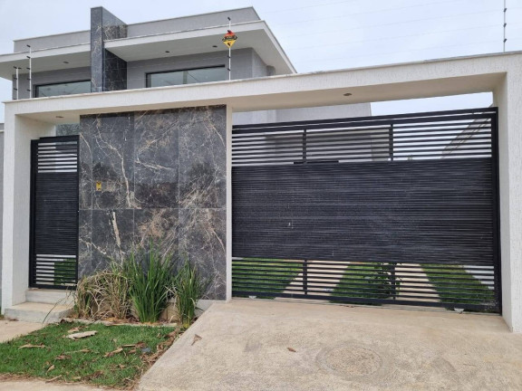 Casa com 3 Quartos à Venda,  em Extensão Serramar - Rio Das Ostras