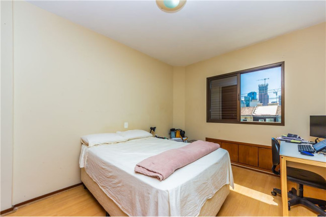 Imagem Imóvel com 3 Quartos à Venda,  em Vila Nova Conceição - São Paulo