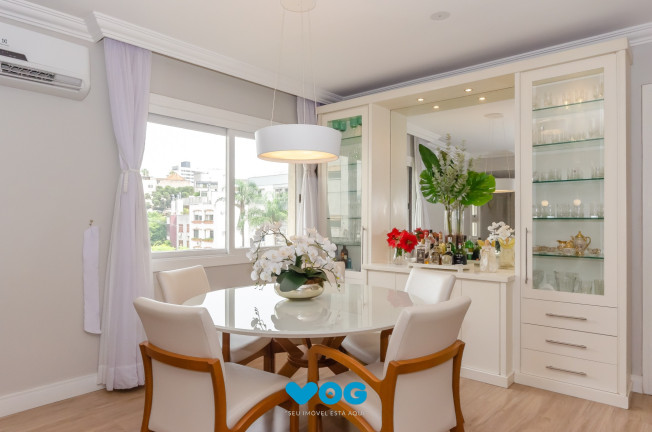 Imagem Imóvel com 3 Quartos à Venda, 127 m² em Petrópolis - Porto Alegre Imagem Imóvel com 3 Quartos à Venda, 127 m² em Petrópolis - Porto Alegre