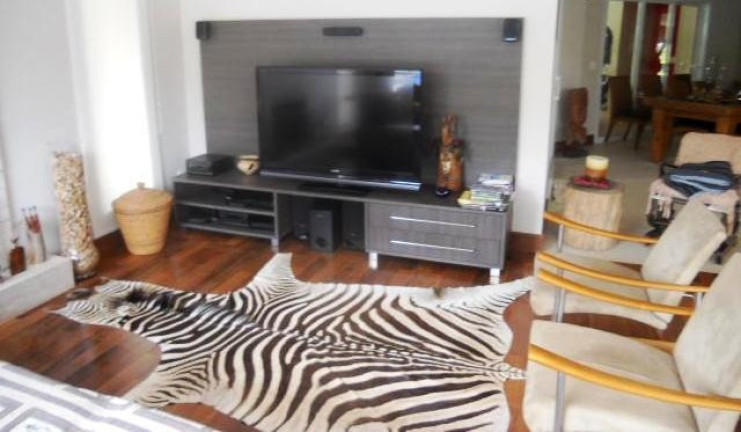 Imagem Casa com 4 Quartos à Venda, 343 m² em Jardim Indaiá - Embu Das Artes Imagem Casa com 4 Quartos à Venda, 343 m² em Jardim Indaiá - Embu Das Artes