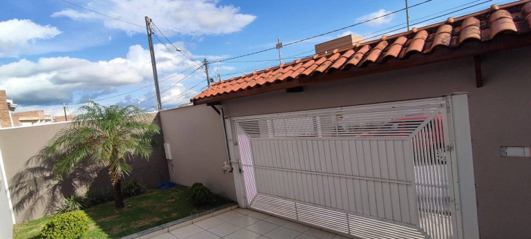 Imagem Casa com 4 Quartos à Venda, 250 m² em Jardim Santa Paulina - Bragança Paulista Imagem Casa com 4 Quartos à Venda, 250 m² em Jardim Santa Paulina - Bragança Paulista