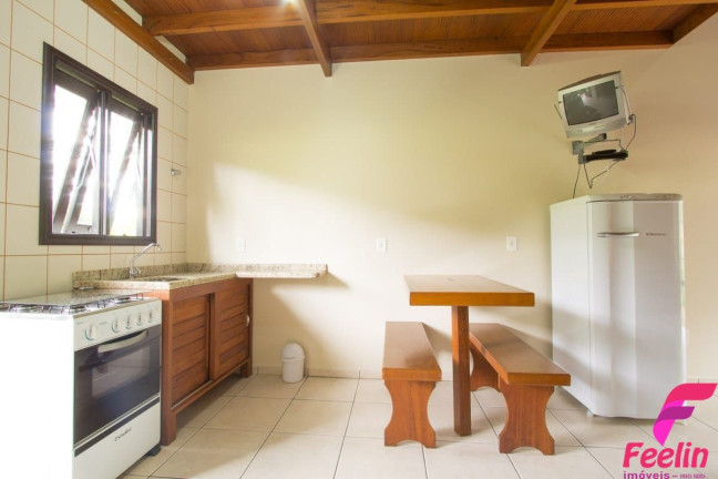 Imagem Chácara com 16 Quartos à Venda, 590 m² em Rio Tavares - Florianópolis Imagem Chácara com 16 Quartos à Venda, 590 m² em Rio Tavares - Florianópolis