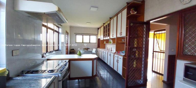 Imagem Casa com 3 Quartos à Venda, 266 m² em Jardim Celani - Salto