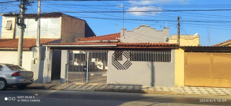 Imagem Casa com 2 Quartos à Venda, 164 m² em árvore Grande - Sorocaba Imagem Casa com 2 Quartos à Venda, 164 m² em árvore Grande - Sorocaba