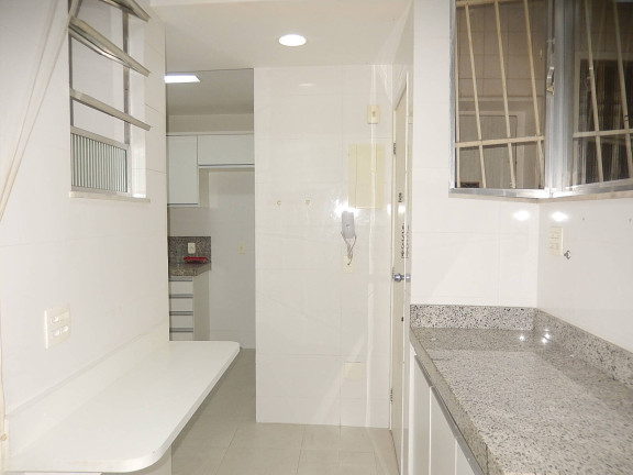 Imagem Apartamento com 3 Quartos à Venda, em Copacabana - Rio De Janeiro Imagem Apartamento com 3 Quartos à Venda, em Copacabana - Rio De Janeiro