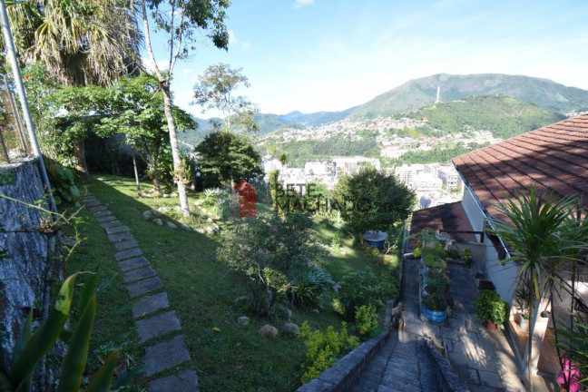Imagem Casa com 3 Quartos à Venda, 1.674 m² em Panorama - Teresópolis