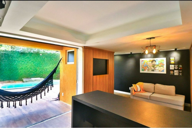 Imagem Casa com 3 Quartos à Venda, 230 m² em Mário Quintana - Porto Alegre Imagem Casa com 3 Quartos à Venda, 230 m² em Mário Quintana - Porto Alegre