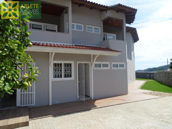 Imagem Casa com 6 Quartos à Venda, 610 m² em Centro - Porto Belo Imagem Casa com 6 Quartos à Venda, 610 m² em Centro - Porto Belo
